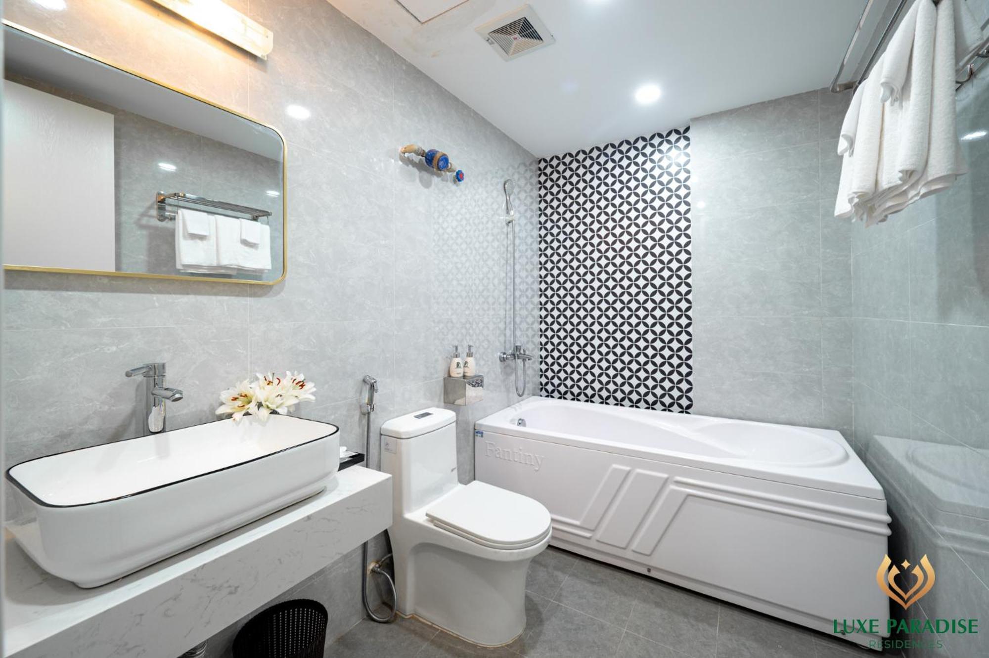 Luxe Paradise Residence 76 To Ngoc Van Hanoi Luaran gambar