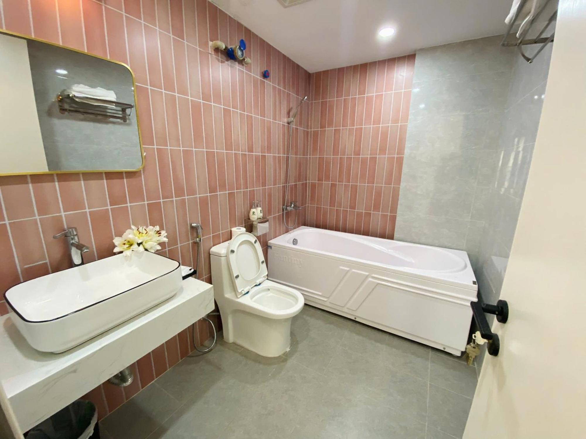 Luxe Paradise Residence 76 To Ngoc Van Hanoi Luaran gambar